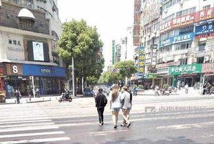 古代大街吃瓜群众,揭秘古代大街上的“吃瓜群众”众生相